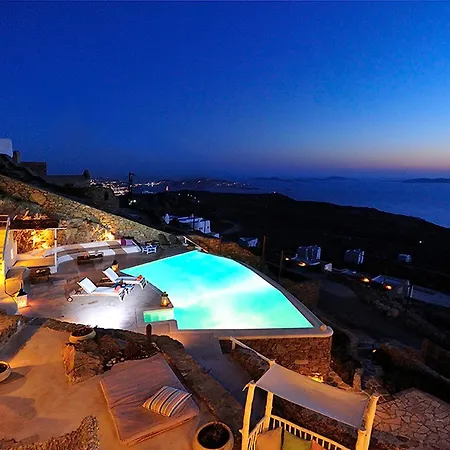 Aquata Boutique With Pool Holiday home