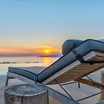 בית נופש Aquata Boutique With Pool *